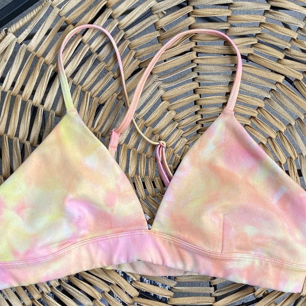 Alo Yoga Airbrush Summer Sunset Dye Bra